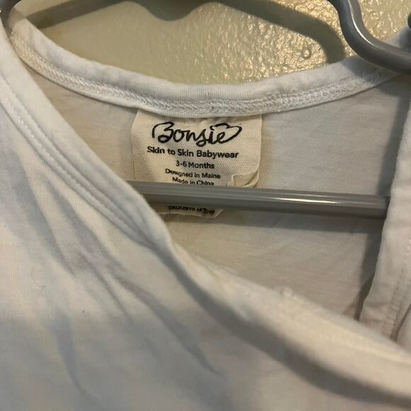 Bonsie Baby skin to skin sleeper in white. 3-6m - Picture 2 of 5